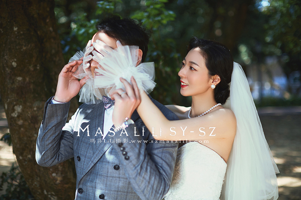 王小姐&田先生玫瑰小镇欧式城堡教堂中式婚纱照