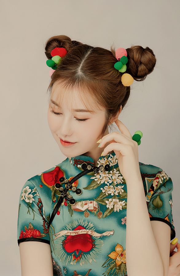 张小姐个人写真