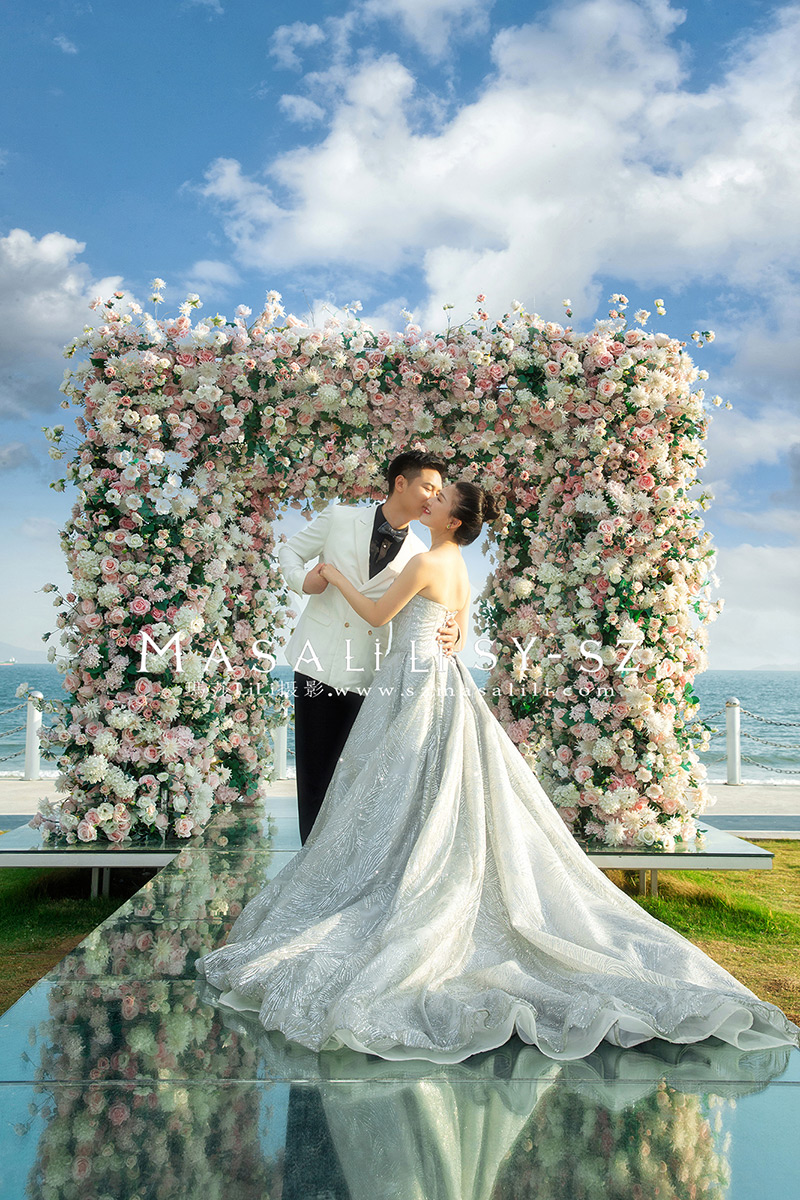 吴小姐夫妇浪漫海景古装婚纱照                       深圳婚纱摄影工作室