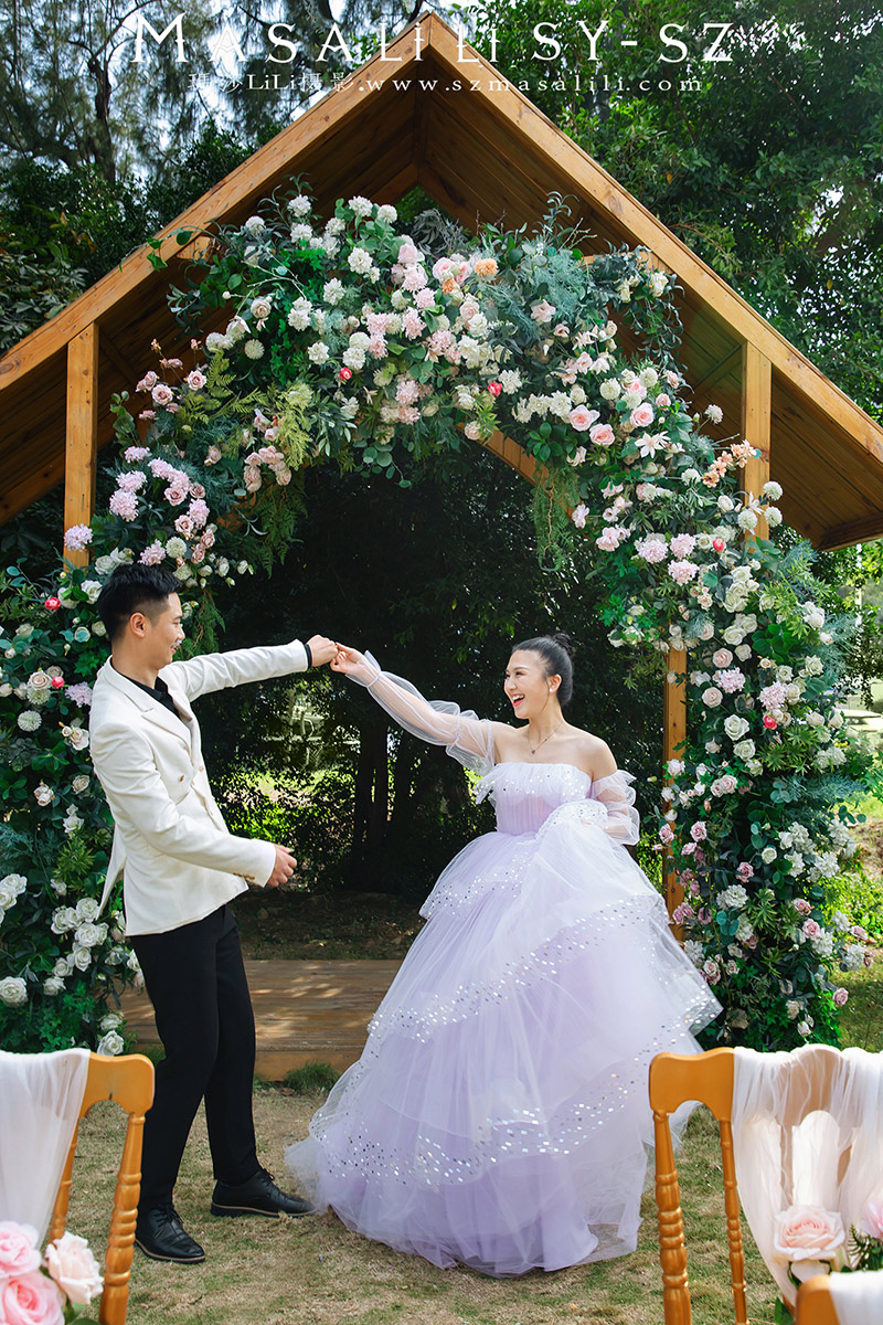 吴小姐夫妇浪漫海景古装婚纱照                       深圳婚纱摄影工作室