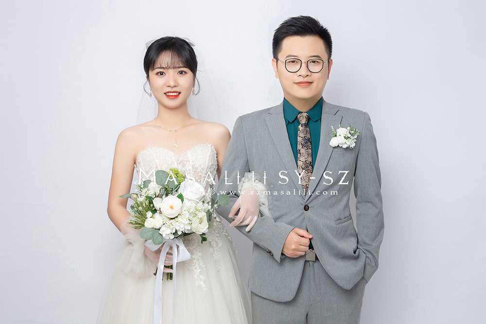 姚小姐夫妇青青牧场婚纱照                             深圳婚纱摄影工作室