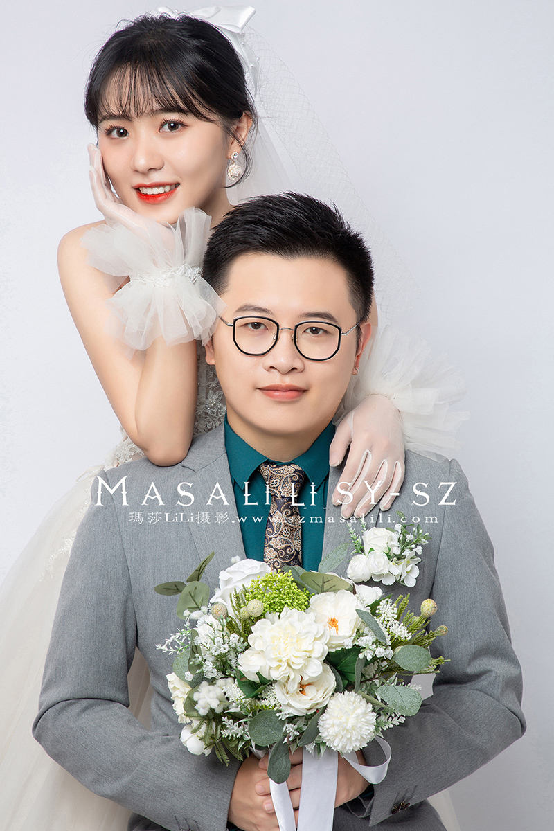 姚小姐夫妇青青牧场婚纱照                             深圳婚纱摄影工作室