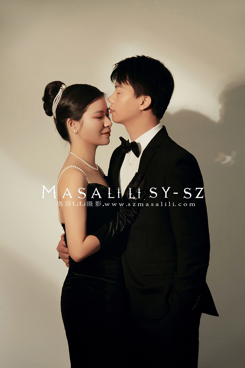 洪小姐复古赫本婚纱照                         深圳婚纱摄影