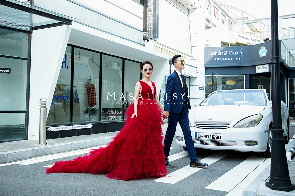 王先生&陈小姐夫妇时尚街拍城堡婚纱照               深圳婚纱摄影