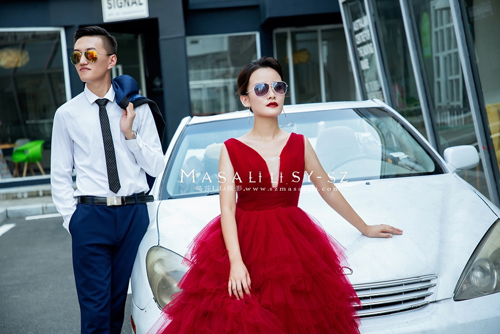 王先生&陈小姐夫妇时尚街拍城堡婚纱照               深圳婚纱摄影