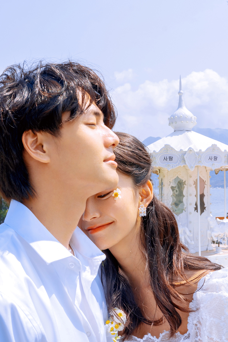 萌宠羊驼小清新风婚纱照                                深圳旅拍婚纱照