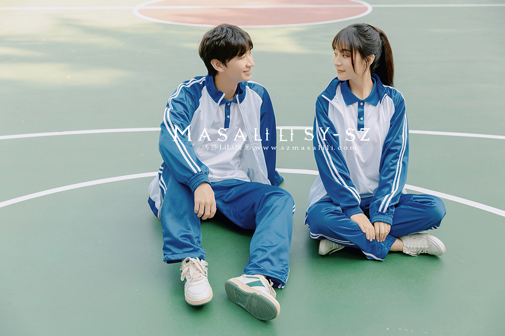 小明同学校园风情侣照                               深圳婚纱摄影