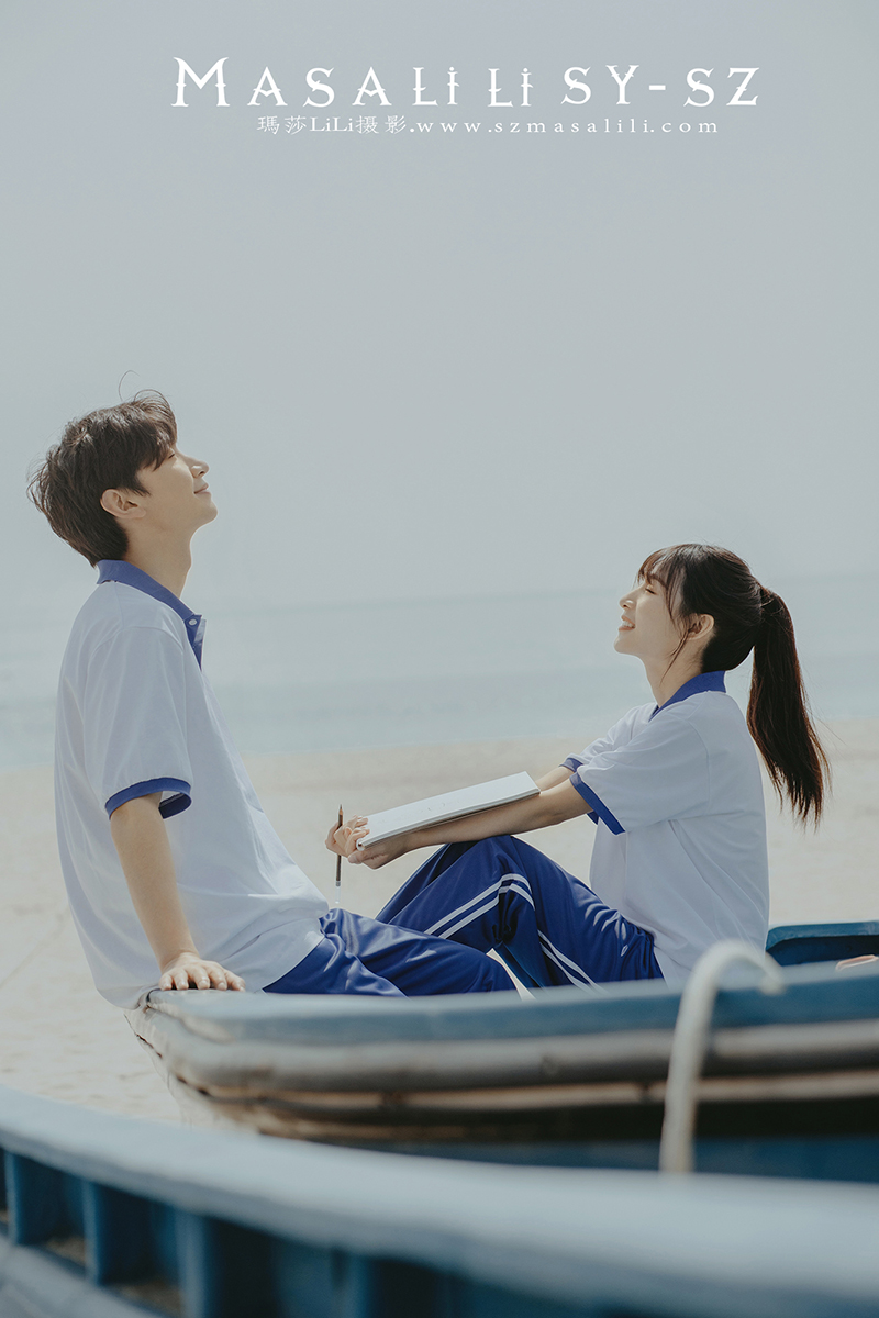 小明同学校园风情侣照                               深圳婚纱摄影