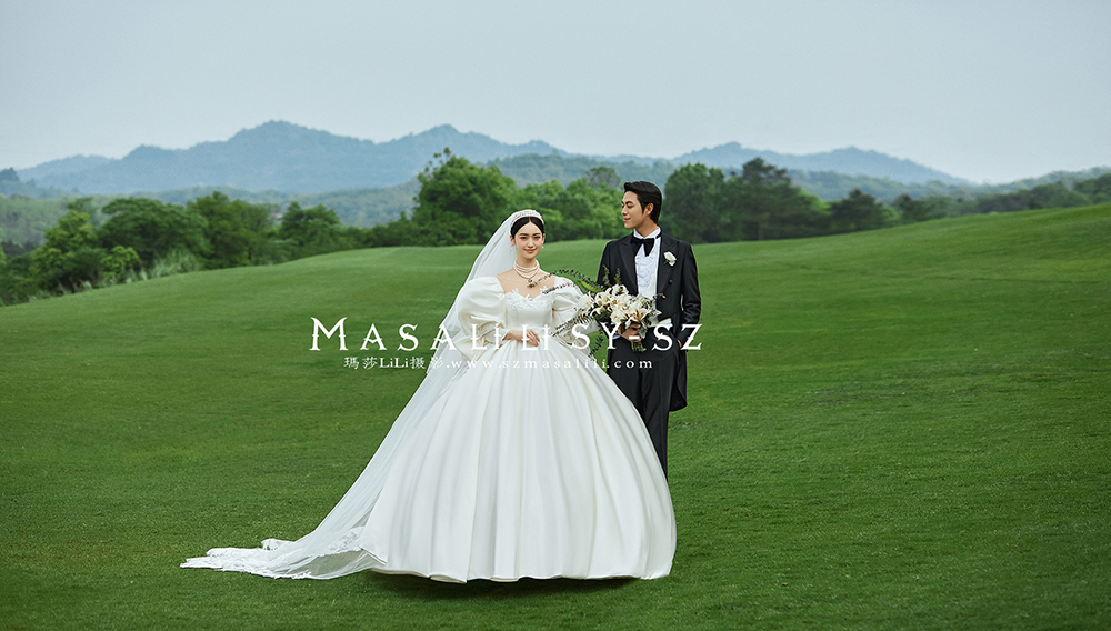 草坪婚纱照                          深圳婚纱摄影工作室