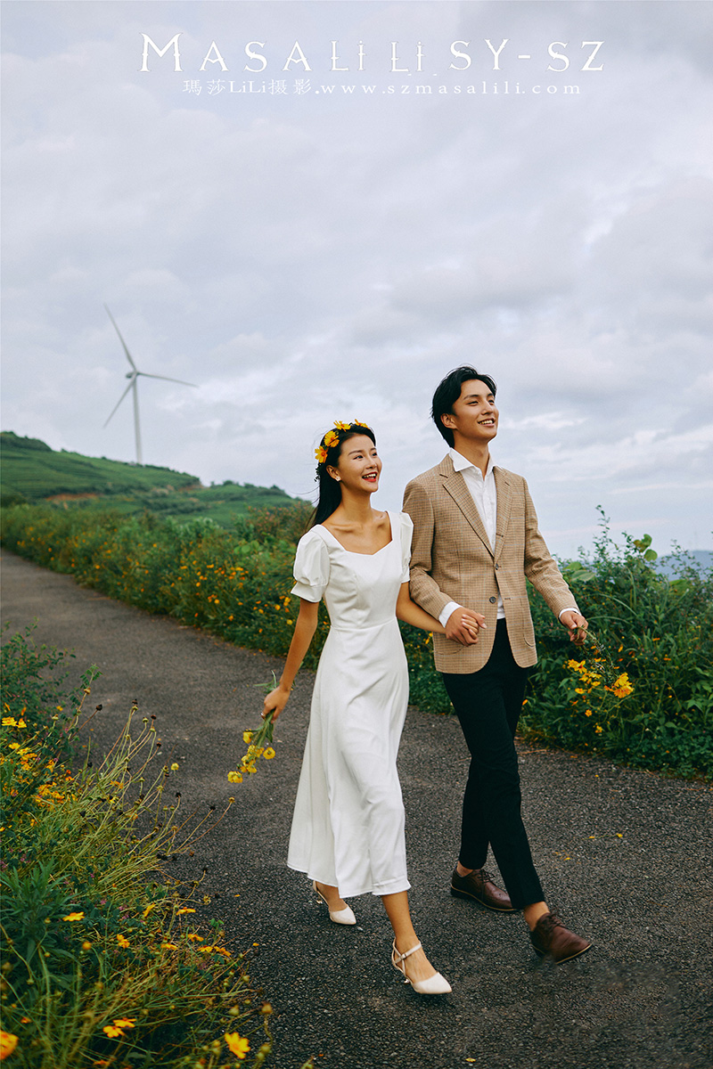 风车山顶.                旅拍婚纱照  
