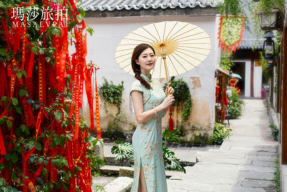 李小姐                   甘坑古镇古风旗袍
