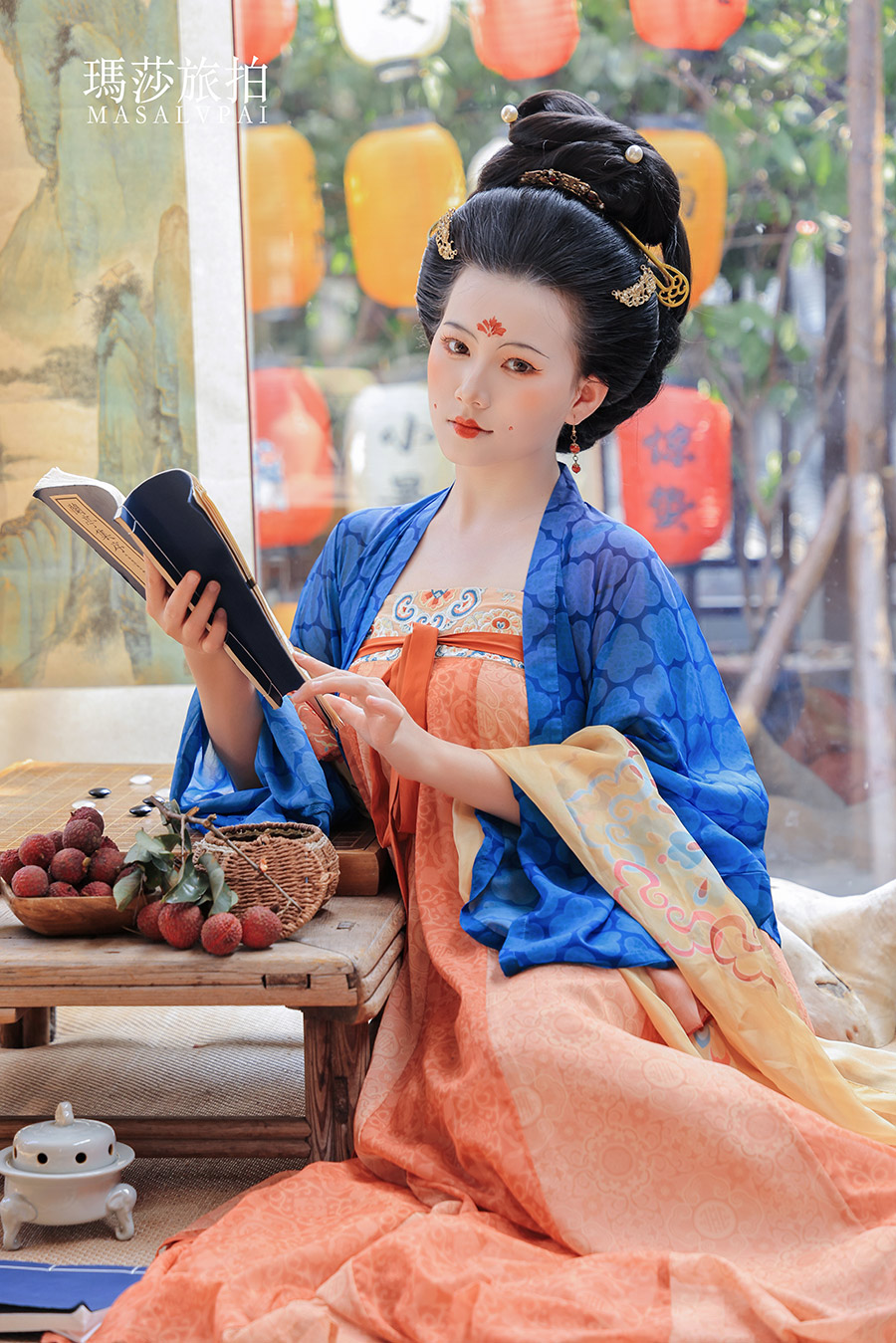 小雨                         甘坑古镇汉服写真