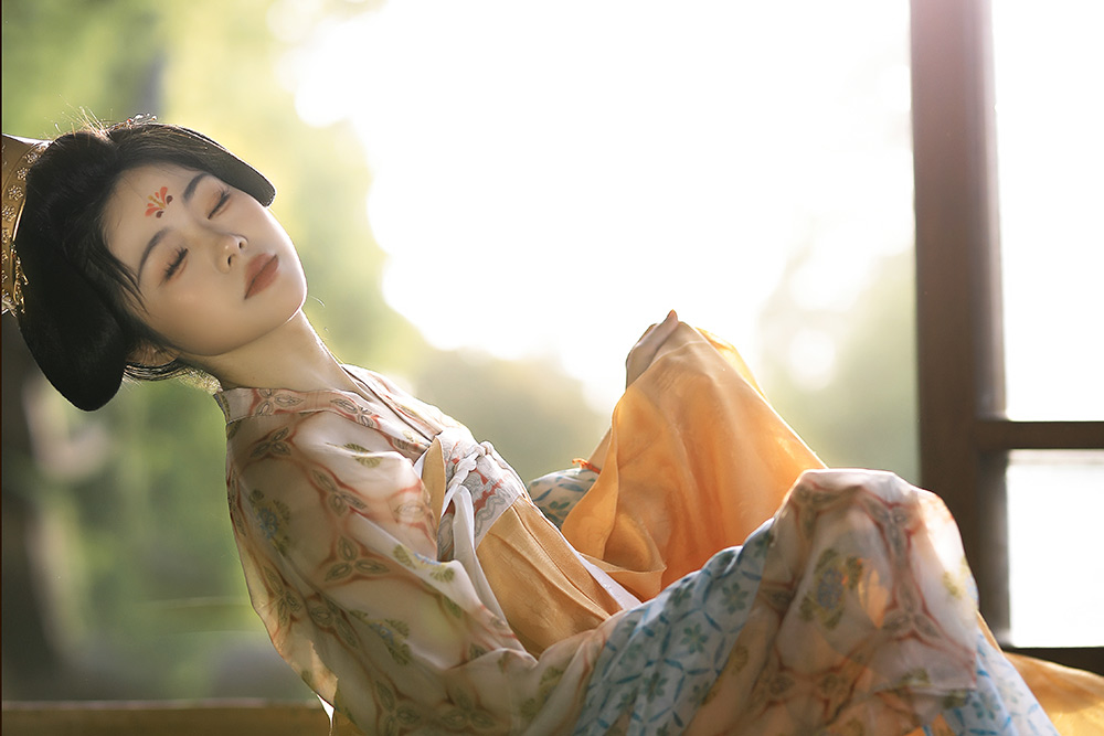 唐小姐i汉服写真                    深圳古风写真馆